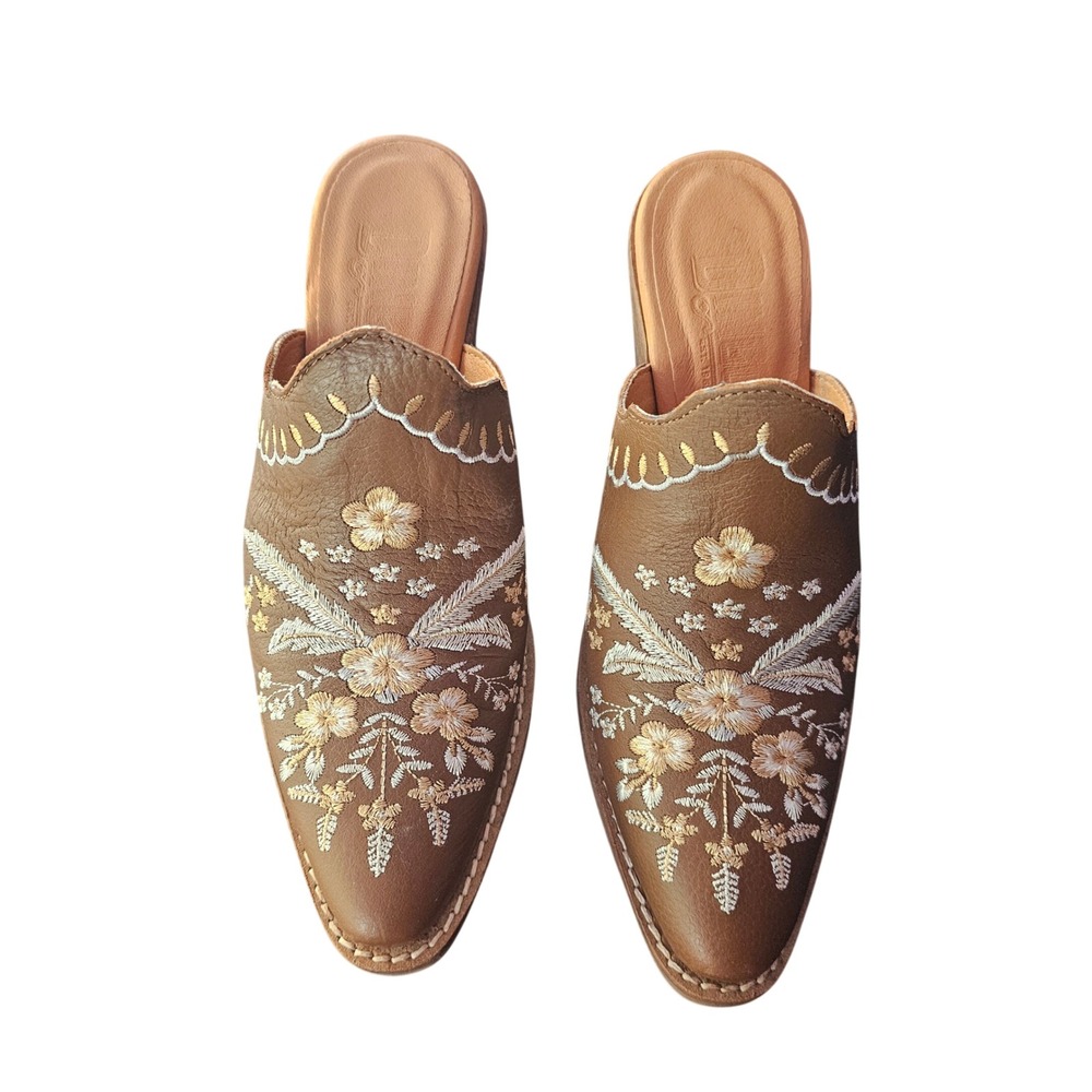 Dingo Womens Wildflower Floral Embroidered Round Toe Mule Casual Size 7